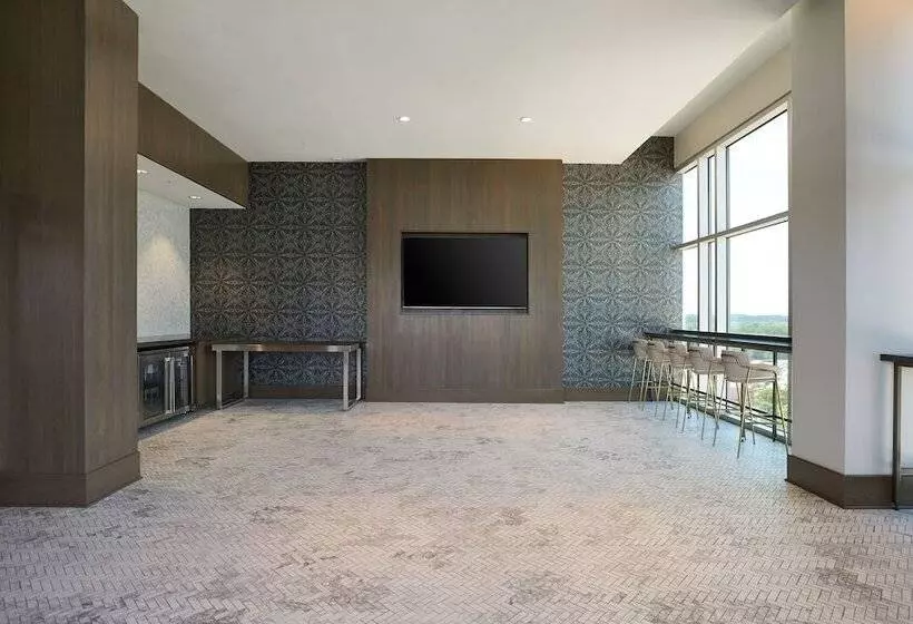 هتل The Westin Raleighdurham Airport