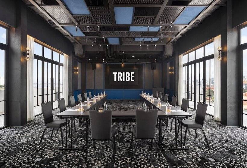 בית מלון כפרי Tribe Phnom Penh Post Office