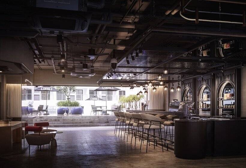 בית מלון כפרי Tribe Phnom Penh Post Office