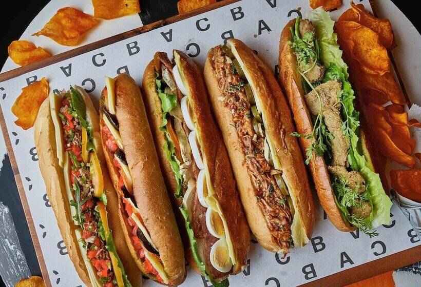 בית מלון כפרי Tribe Phnom Penh Post Office