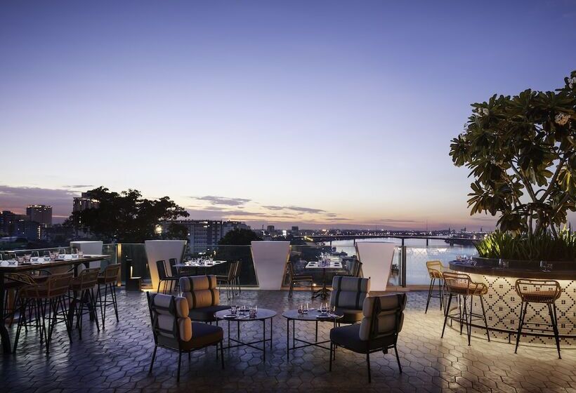 בית מלון כפרי Tribe Phnom Penh Post Office