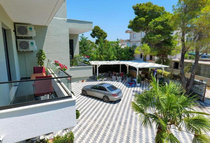 בית מלון כפרי Vila Celaj