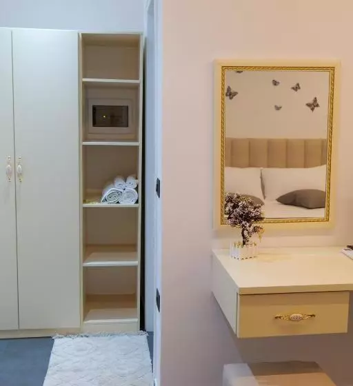 ホテル Vila Celaj