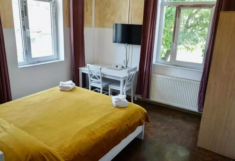 Majatalo Cazare Alfredo