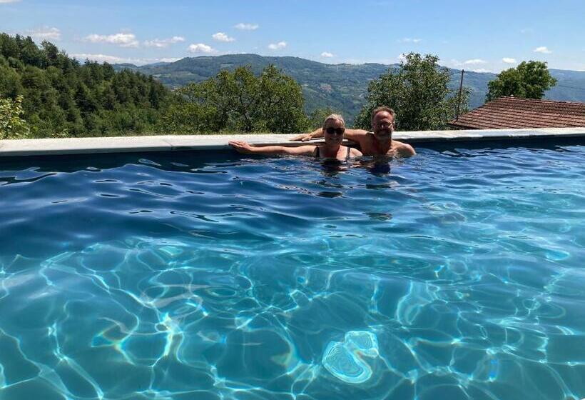 Bed and Breakfast Agriturismo La Collina Degli Scoiattoli