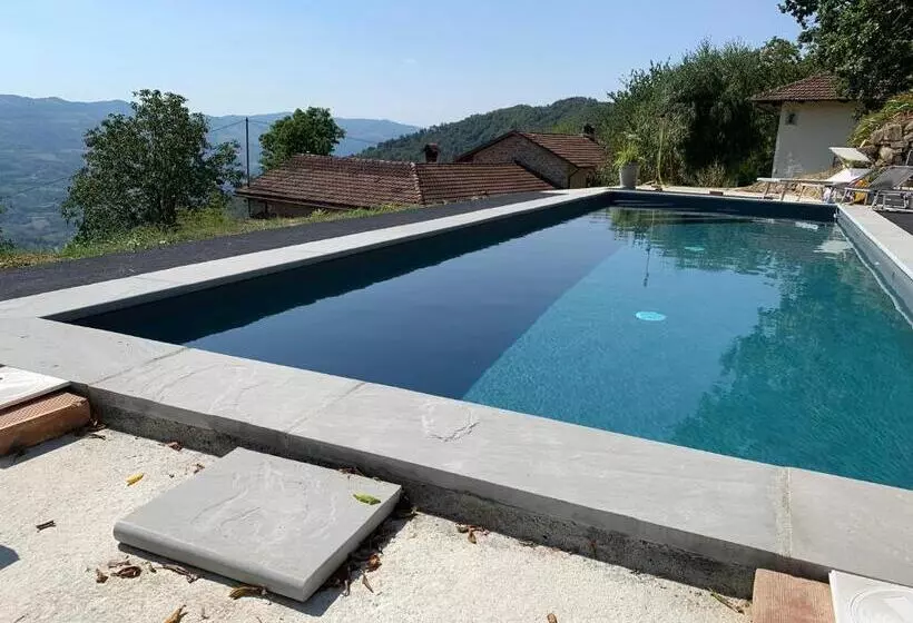 Aamiaismajoitus (B&B) Agriturismo La Collina Degli Scoiattoli