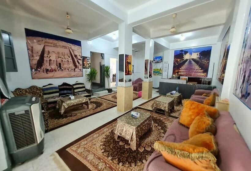 تختخواب و صبحانه Grand Hotel &hostel