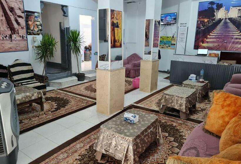 تختخواب و صبحانه Grand Hotel &hostel