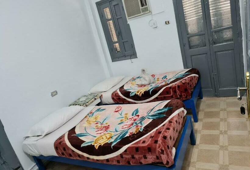 تختخواب و صبحانه Grand Hotel &hostel