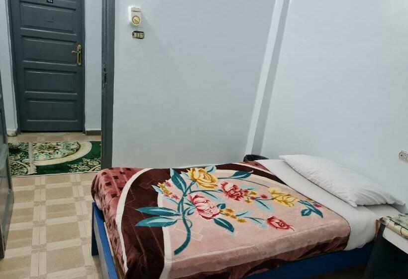 تختخواب و صبحانه Grand Hotel &hostel