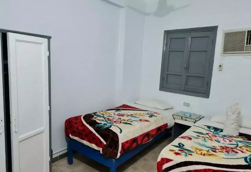 تختخواب و صبحانه Grand Hotel &hostel