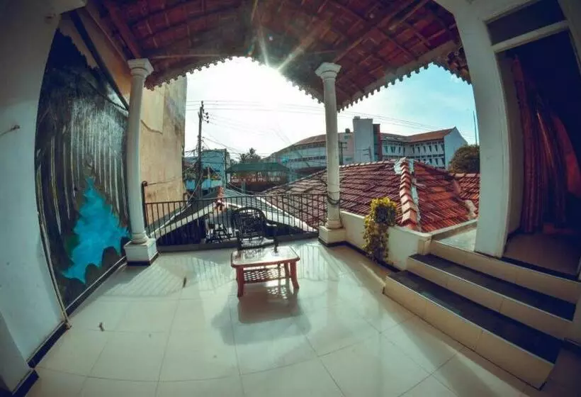 تختخواب و صبحانه Memorella   Negombo