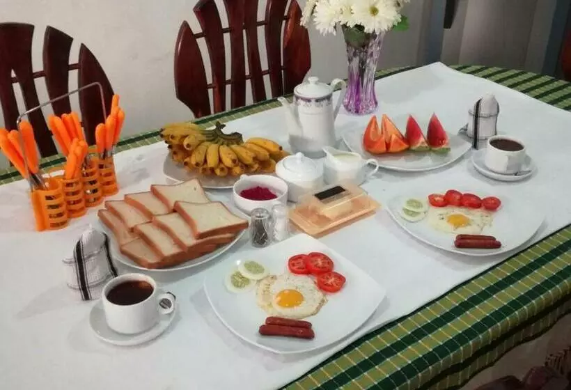 تختخواب و صبحانه Memorella   Negombo