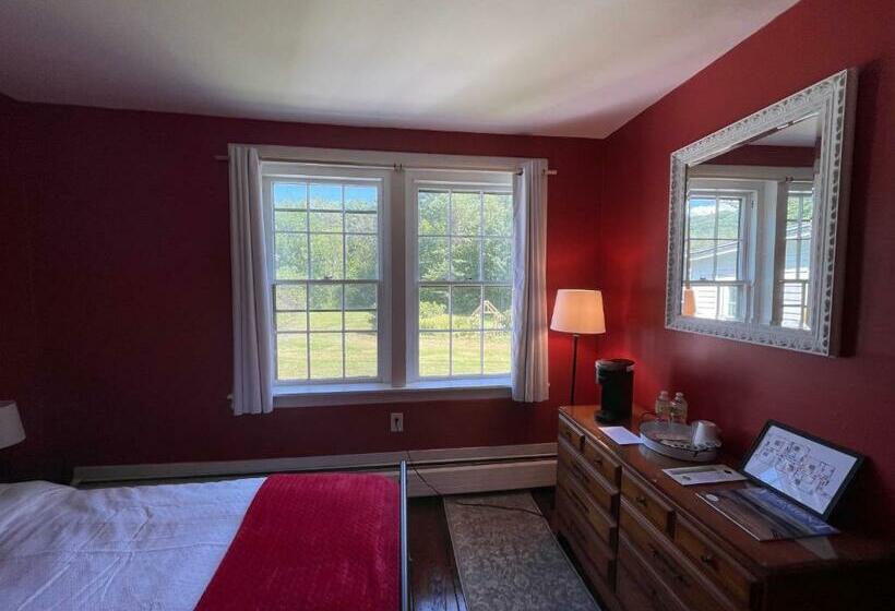 ベッドアンドブレックファースト Stone Hearth Inn And Eatery