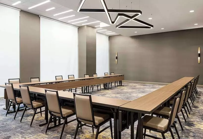 هتل Home2 Suites By Hilton Nashville West End Avenue