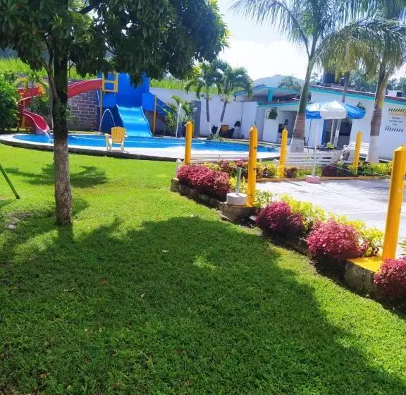 ホテル Los Abuelos