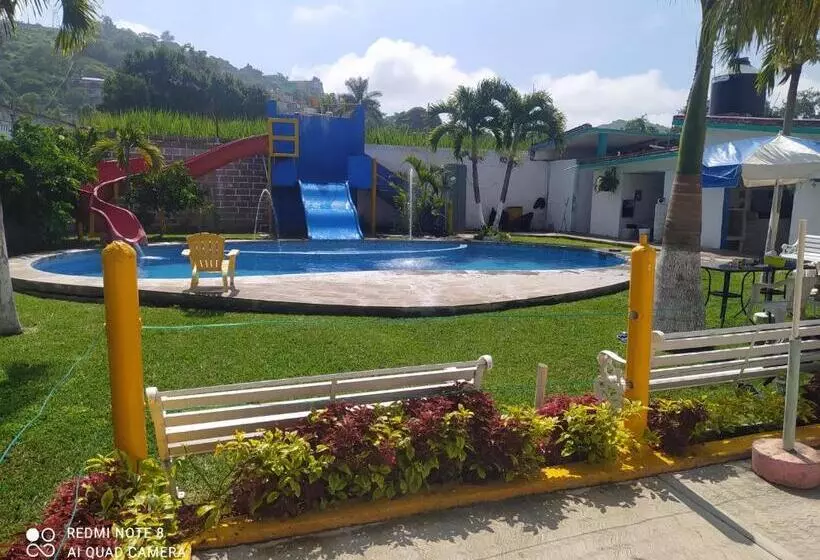 ホテル Los Abuelos
