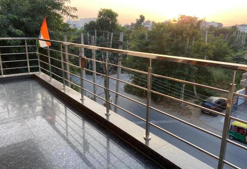 Hotel Mahak Guest House By Wb Inn