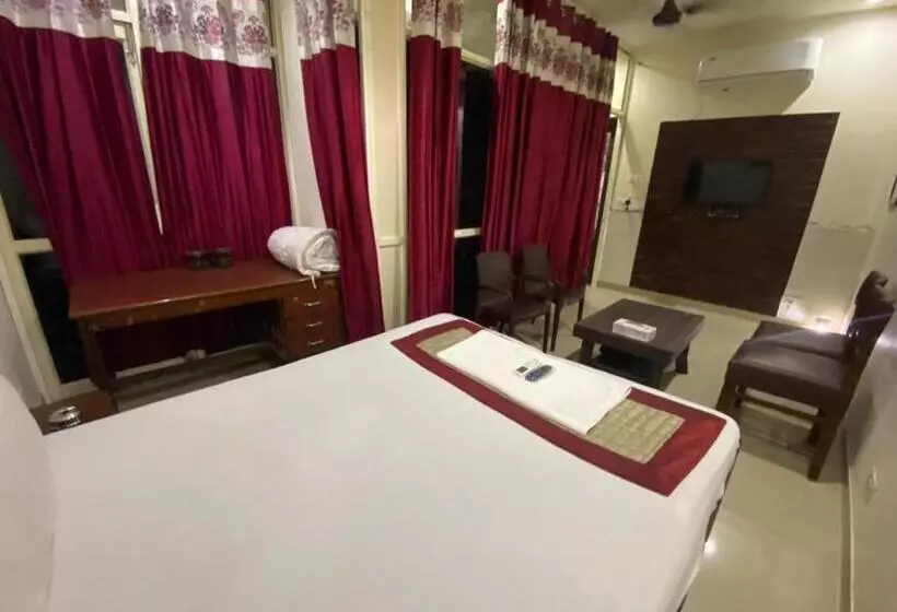 ホテル Mahak Guest House By Wb Inn
