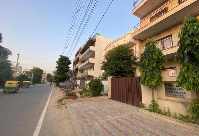 Hotel Mahak Guest House By Wb Inn