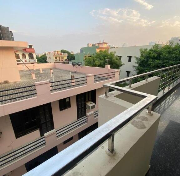 Hotel Mahak Guest House By Wb Inn