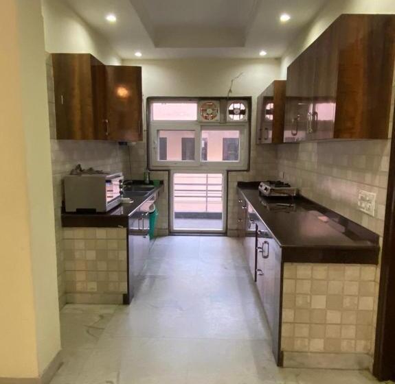 Hotel Mahak Guest House By Wb Inn