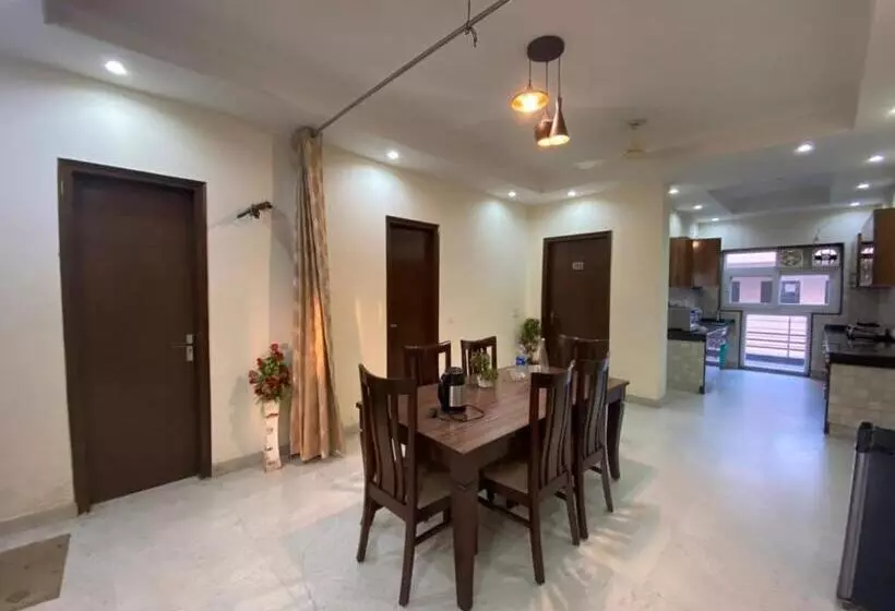 ホテル Mahak Guest House By Wb Inn