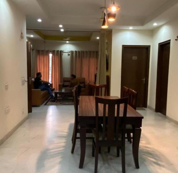 Hotel Mahak Guest House By Wb Inn