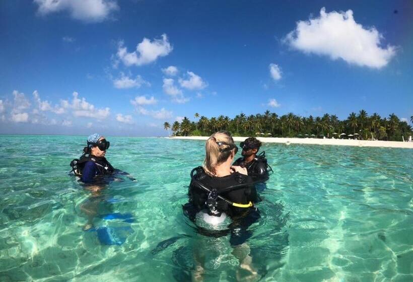 هتل Pearl Himandhoo