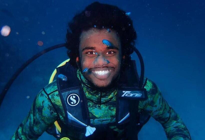 هتل Pearl Himandhoo