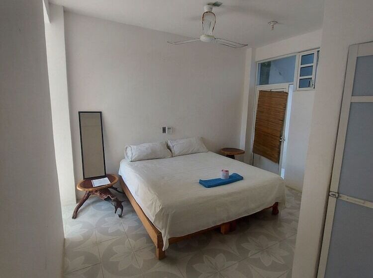 Отель Roca Del Sol