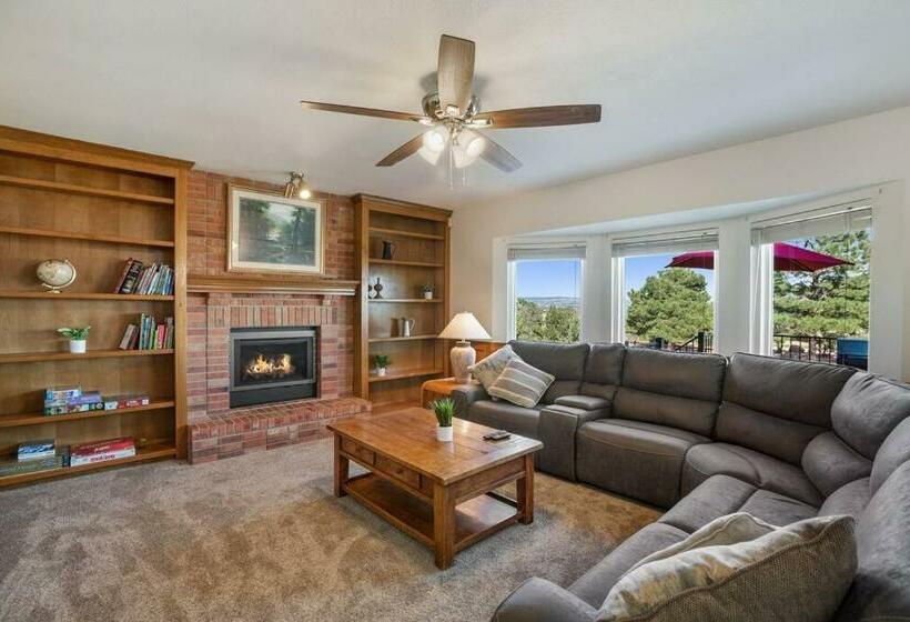 Spacious Family Retreat Near Usafa Main Attractions Hottub Gaming Slps 14 Wifi