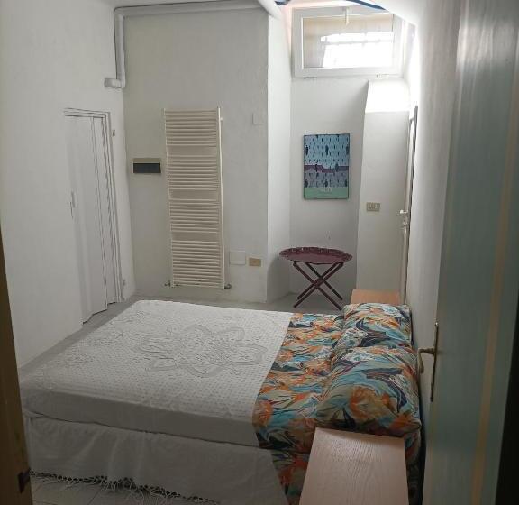 Vagabunda Sea & Garden