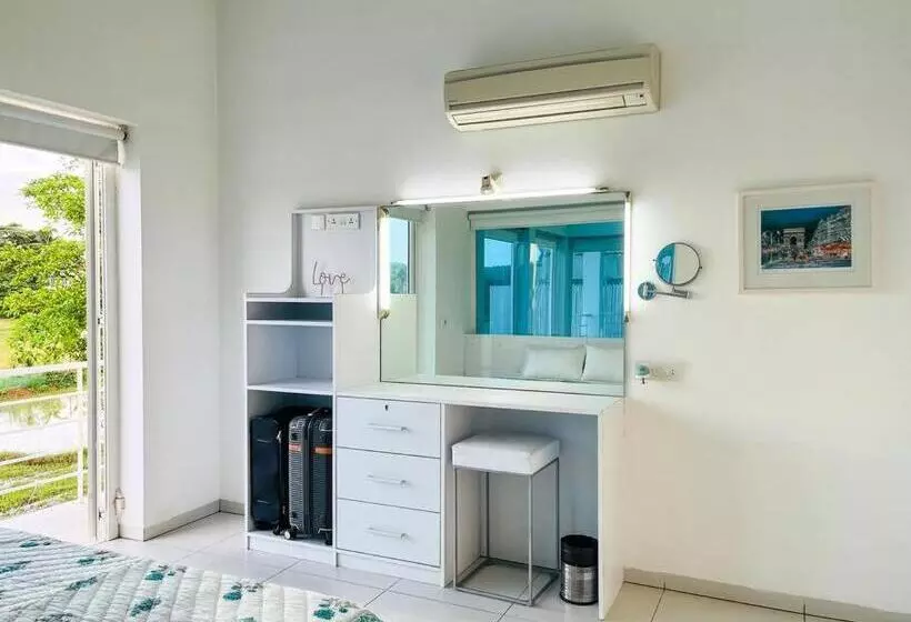 Contemporary 4bhk Villa With Pool Near Candolim