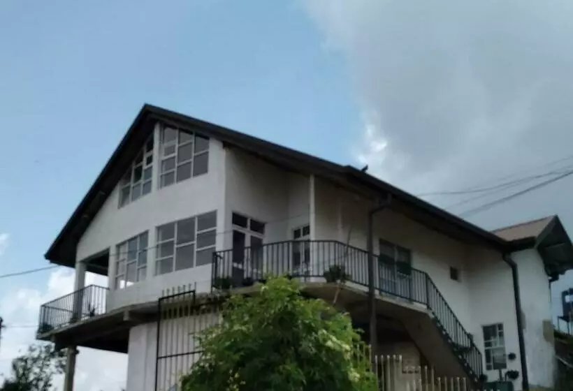 Majatalo Sunsky Family Guest Nuwara Eliya