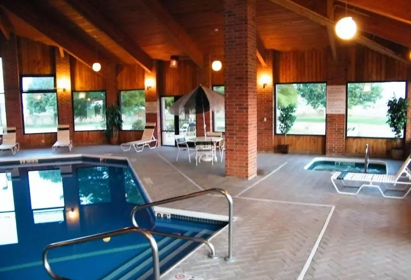 Отель Amerihost Inn & Suites  Mexico