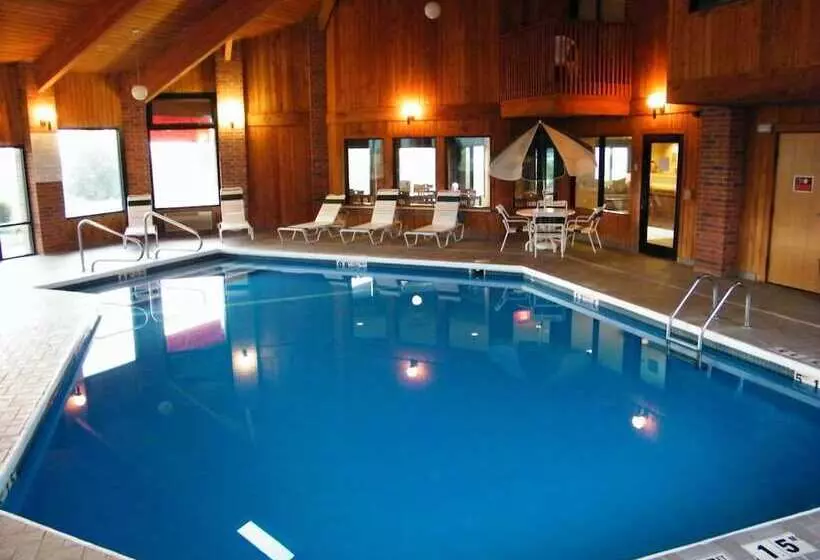 Отель Amerihost Inn & Suites  Mexico