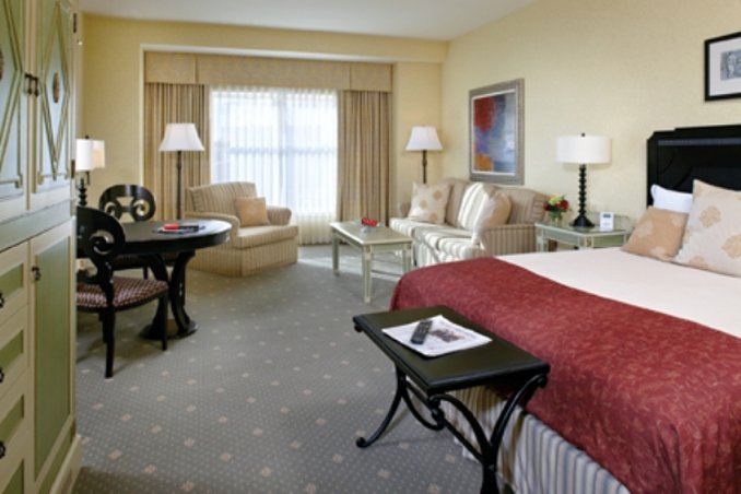 Пансион Commonwealth Court Guest House