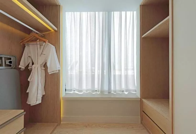 هتل Haikou Meilan International Airport