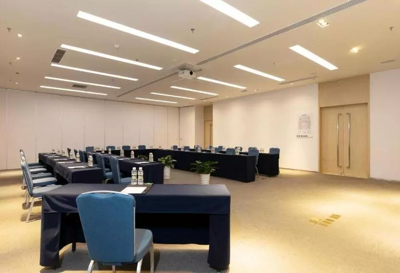 هتل Haikou Meilan International Airport