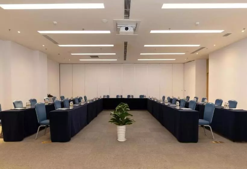 هتل Haikou Meilan International Airport