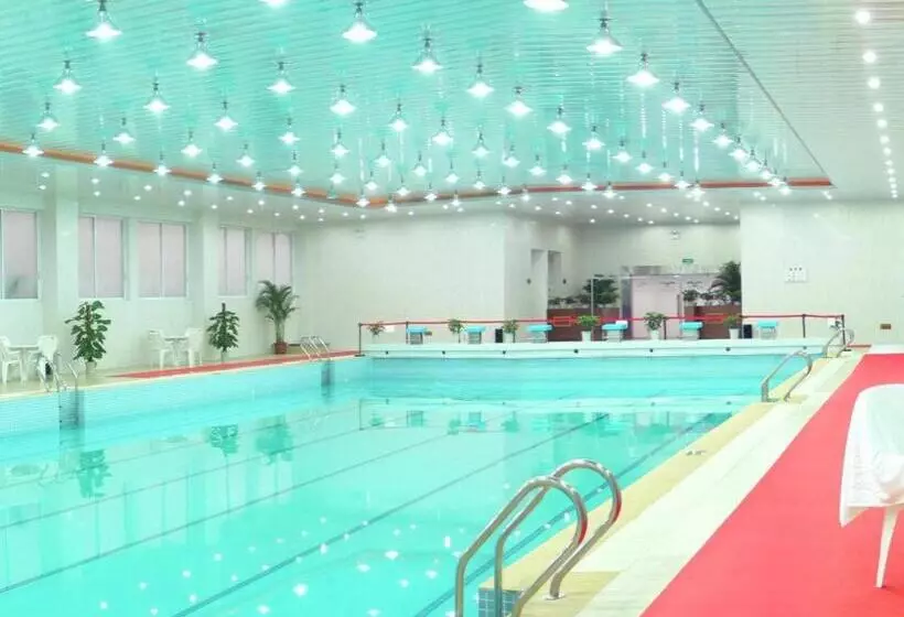 호텔 Holiday Inn Triumphal