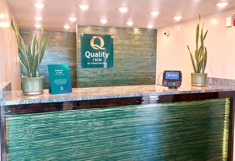 Отель Quality Inn