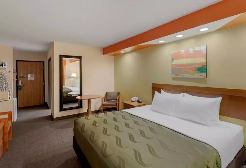 בית מלון כפרי Quality Inn