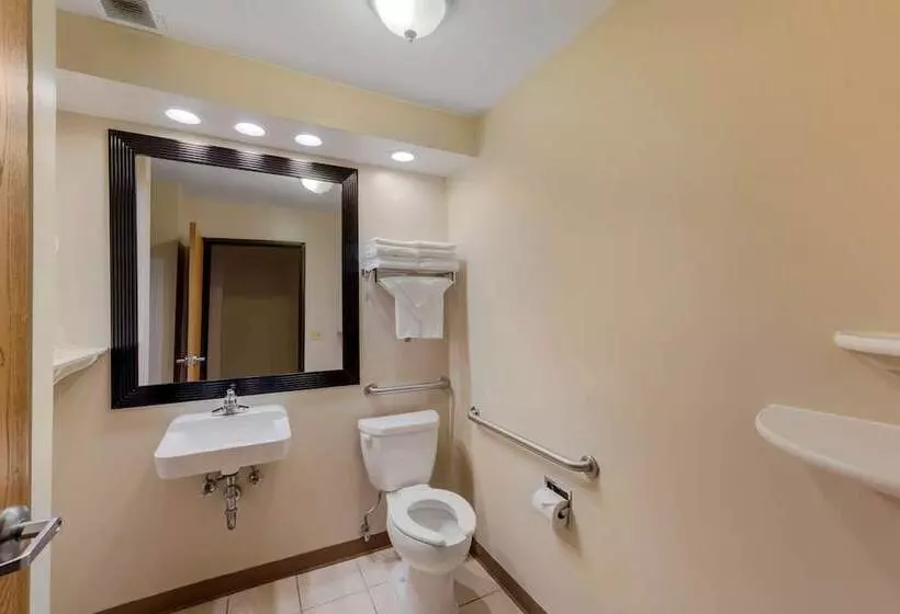 בית מלון כפרי Quality Inn