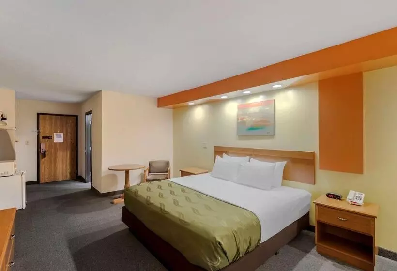 בית מלון כפרי Quality Inn