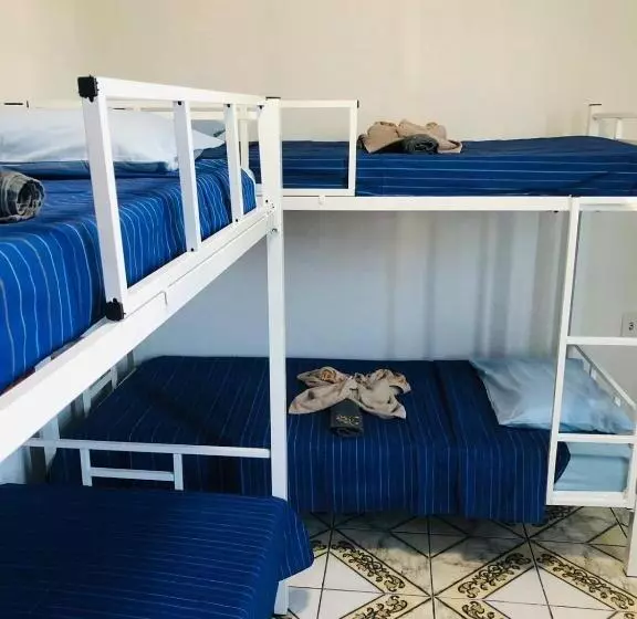 Tamboleiros Hotel & Hostel