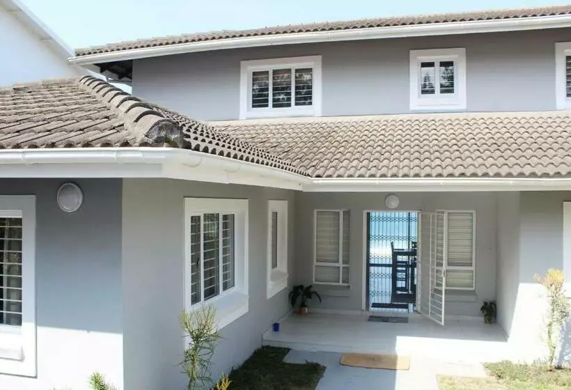 Adam Legacy Beach Villa, Tinley Manor