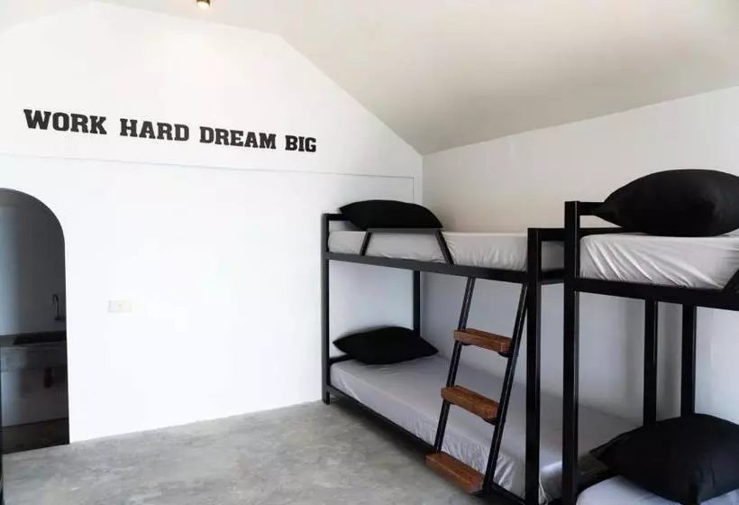 Retkeilymaja The Pod Mabini