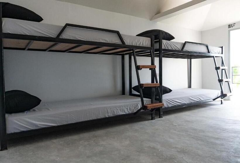 Hostel The Pod Mabini